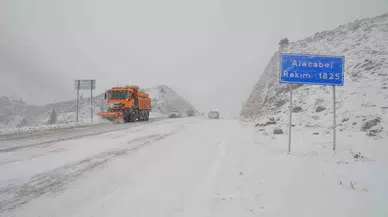 Antalya-Konya Kara Yolunda Kar Yağışı Başladı