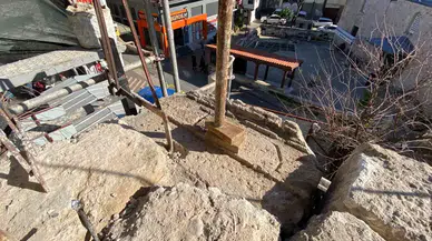 Antalya’da Saat Kulesi’nde, Harç Altından Roma Periyoduna İlişkin Blokta Yunanca 2 Harf Çıktı