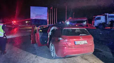 Araba Kamyon ile Çarpıştı: 1 Meyyit