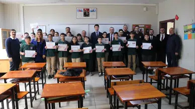 Arhavi’de Kahreden Vefat: Karne Aldığı Gün Annesiyle Birlikte Kazada Hayatını Kaybetti