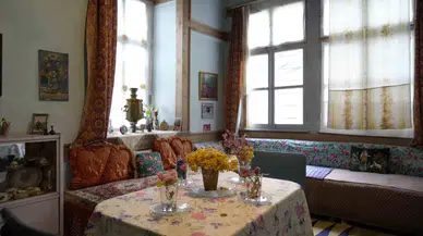 Asırlık Konakta Yaşayan 3 Kardeş Bir Tarihi Ayakta Tutmaya Çalışıyor