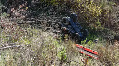 Atv, 15 Metreden Uçtu: 1 Meyyit, 1 Yaralı