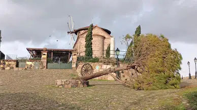 Ayvalık’ta Kuvvetli Fırtına ve Yağış Tesirli Oldu