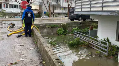 Ayvalık’ta Şiddetli Yağış Hayatı Olumsuz Etkiledi