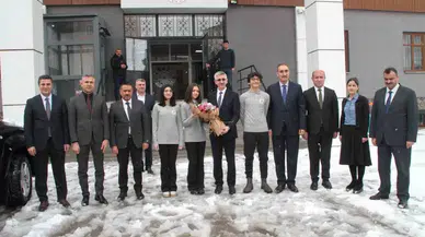Bakan Yardımcısı Yılmaz Projeleri Uzayda Test Edilecek Muşlu Öğrencilerle Bir Ortaya Geldi