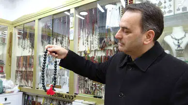 Balina Kusmuğundan Yapılan Tespih 25 Bin Liraya Satılıyor