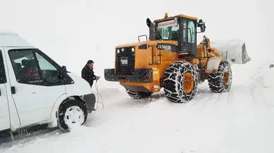 Bayburt’ta Kardan Kapanan Köy Yolları Tekrar Ulaşıma Açıldı