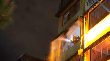 Beyoğlu’nda 4 Katlı Apart Otelde Korkutan Yangın
