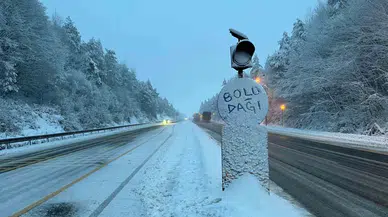 Bolu Dağı Geçişinde Aralıklarla Kar Yağışı Tesirli Oluyor