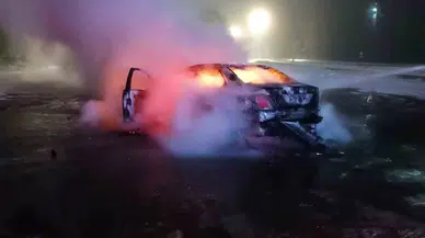 Bolu’da Araba Alev Topuna Döndü