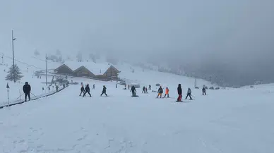 Bolu’nun Yükseklerinde Kar Yağışı: Kartalkaya’da Kar Kalınlığı 1 Metreye Ulaştı