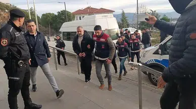 Bursa’daki Kuyumcu Fonu Sanıkları Adliyeye Sevk Edildi: 6 Şüpheliden 3’ü Tutuklandı