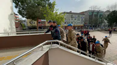 Camı Kırıp Konuta Girdi, Eşinin Sevgilisini Tekraren Bıçakladı