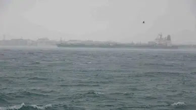 Çanakkale Boğazı Berbat Hava Koşulları ve Akıntı Nedeniyle Transit Gemi Geçişlerine Kapatıldı