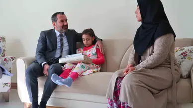 Elazığ Sarsıntısının Simgesi Yüsra ve Ailesine Lider Şerifoğulları Sahip Çıktı