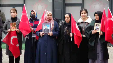 Evlat Nöbetindeki Anne: “Çocuklarımızı Kaybettiğimiz HDP Kapısında İstiyoruz”