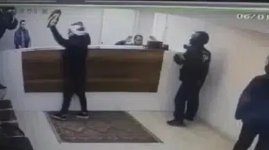 Fatih’te Kargo Şubesinde Gasp Teşebbüsü Kamerada