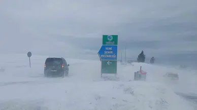 Göz Gözü Görmüyor: Birçok Araç Yolda Kaldı