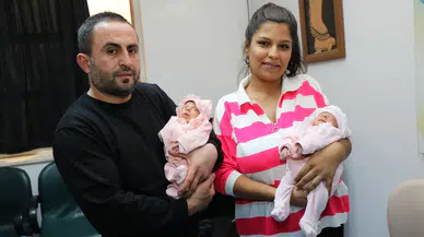 İkizden İkize Transfüzyon Sendromu Tanısı Konulan Anne Karnındaki İkiz Bebeklere Operasyon