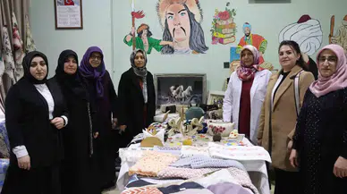 İstekli 12 Bayan Geri Dönüşümle Dayanışma Örneği Gösteriyor