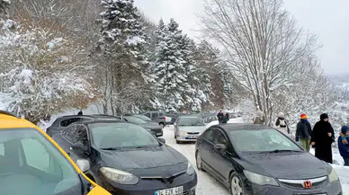 Kar Yağdı, Tatilciler Abant’a Akın Etti