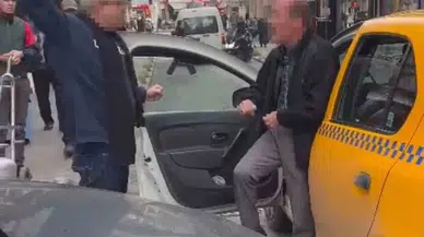 Kasımpaşa’da Taksiciyle Yumruklu Yol Verme Hengamesi Kamerada: “10 Kişi Bir Adama Mı Giriyorsunuz”