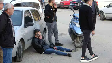 Kaza Yapan Motosiklet Şoförü Yattığı Yerde Ambulansı Sigara İçerek Bekledi