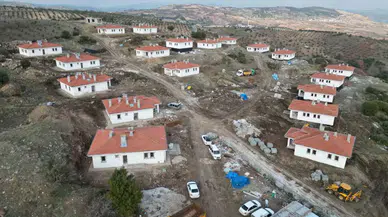 Kilis’te Depremzedeler İçin Yapılan Köy Konutlarının İnşası Sürüyor