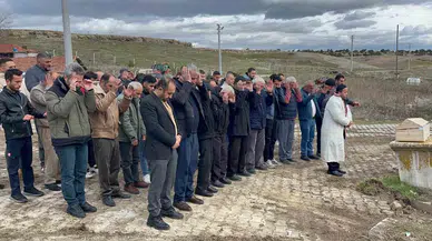 Köy Merkezinde Bedeninin Modülleri Bulunan Nazmi Önal’ın Cenazesi Çocuk Tabutuyla Toprağa Verildi