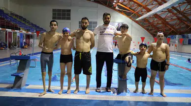 Kulaç Atarak Pürüzleri Aşıyorlar
