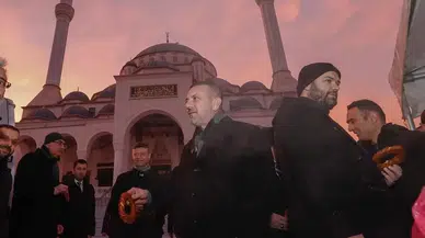 Lider Ercan Sabah Namazında Vatandaşlarla Buluştu