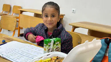 Mardin’de Köy Köy Gezilip Çocuklara 3 Ayda 2 Bin Pizza Dağıtıldı