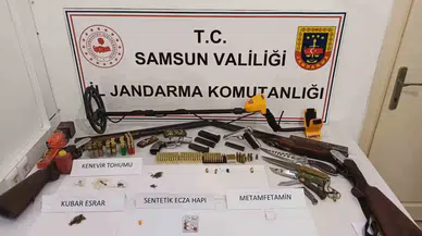 Meskeninde Silah ve Uyuşturucu Ele Geçen Şahıs Jandarma Tarafından Gözaltına Alındı
