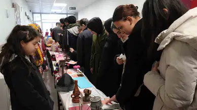 Öğrencilerin Eski Eşyaları Standı Tarihe Seyahat Yaptırdı