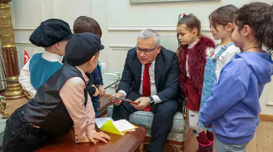 Okuma Yazmayı Öğrenir Öğrenmez Mehmetçiğe Mektup Yazdılar