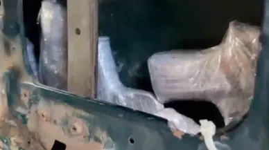 Samsun’da 11’i Aracın Kapısına Zulalanmış 12 Ruhsatsız Tabanca Ele Geçirildi