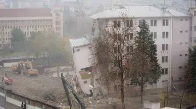 Sarsıntıda Ağır Hasar Alan Gaziantep Emniyet Müdürlüğü Binası Yıkım Süreçleri Sürüyor