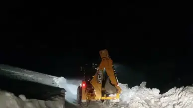 Siirt’te Kardan Kapanan Küme Köy Yolları Ulaşıma Açıldı