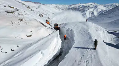 Şırnak’ta Kar Kalınlığı 2 Metreyi Geçti
