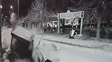 Şoförünün 50 TL’sini Gasp Edip Kaçırdıkları Arabayla Kaza Yaptılar