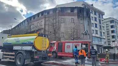 Sultangazi’de 1 Saat Ortayla Çıkan Yangında Ayakkabı Atölyesi Alevlere Teslim Oldu