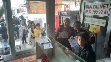 Takdir Dokümanını Gösteren Karnını Doyurdu