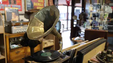 Taş Plağa İlgi Artınca Kampanya Başlattı