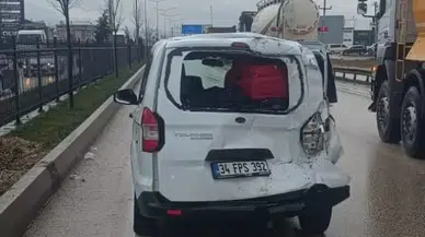 Tır, Kırmızı Işıkta Bekleyen Araca Çarptı: 3 Yaralı