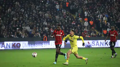 Trendyol Üstün Lig: Gaziantep Fk: 0 - Fenerbahçe: 0 (İlk Yarı)