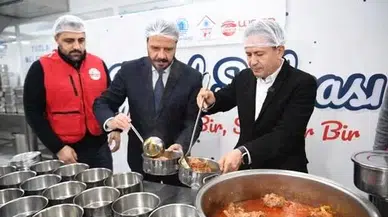 Tuzla Belediyesi Aşevi, 5 Bin Vatandaşa Sıcak Yemek Ulaştırıyor