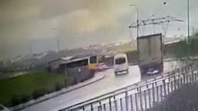 Tuzla’da İETT Otobüsü Park Halindeki Kamyona Çarptı: 5 Yaralı