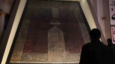 Ulu Cami’deki Kabe Örtüsünün Altın Püskülleri Kayıp