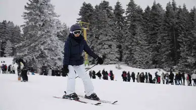 Uludağ’da Teleferik ve Telesiyej İzdihamı, Metrelerce Kuyruk Oluştu