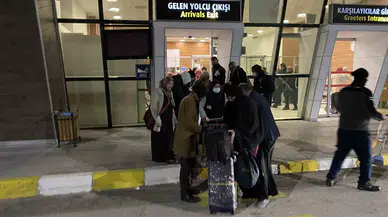 Umre Kafilesini Taşıyan Uçakta Kuşkulu Paket Alarmı: Uçak Geri Döndü